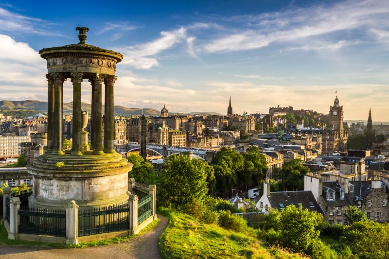 Do Edinburghu na prodloužený víkend. Letenky na konci dubna za 1810 Kč s odletem z Prahy
