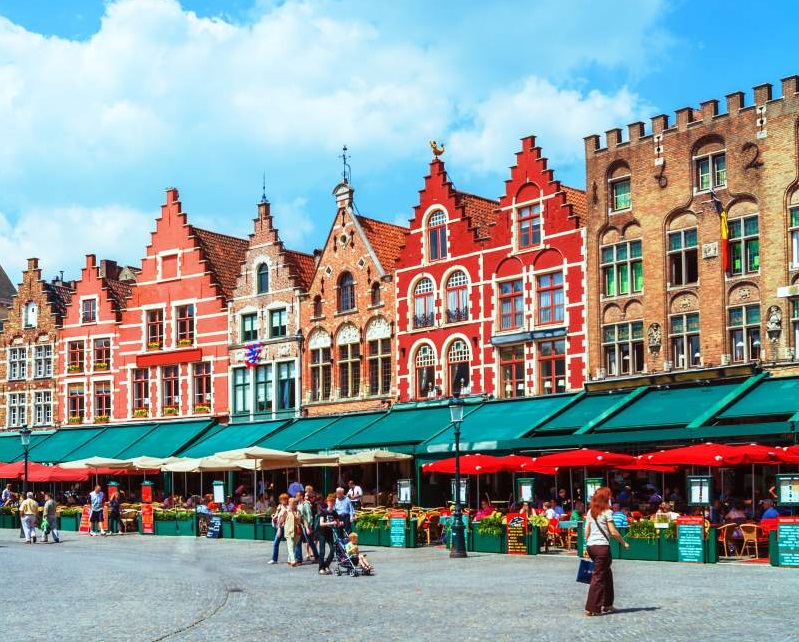 Prodloužený víkend v jarní Belgii. Letenky z Prahy do Bruselu již od 1018 Kč