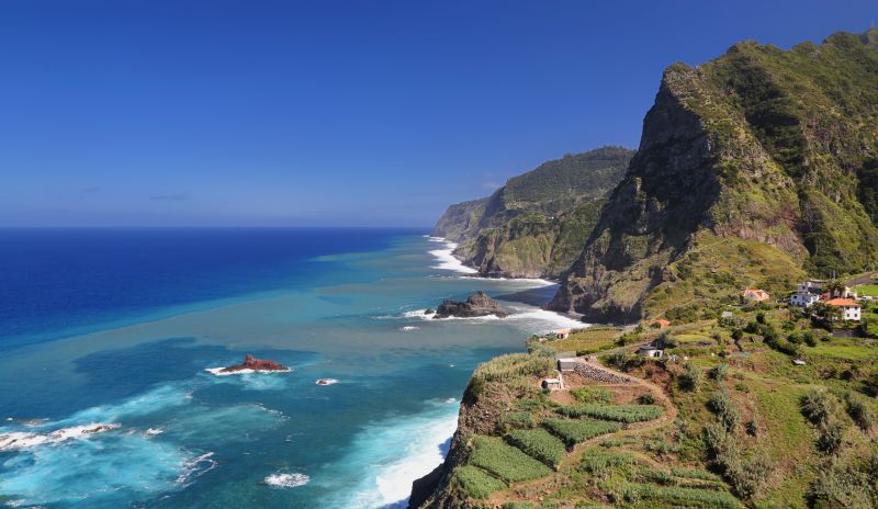 Madeira – podzim na ostrově věčného jara. Letenky od 4390 Kč. Odlet z Vídně a Prahy